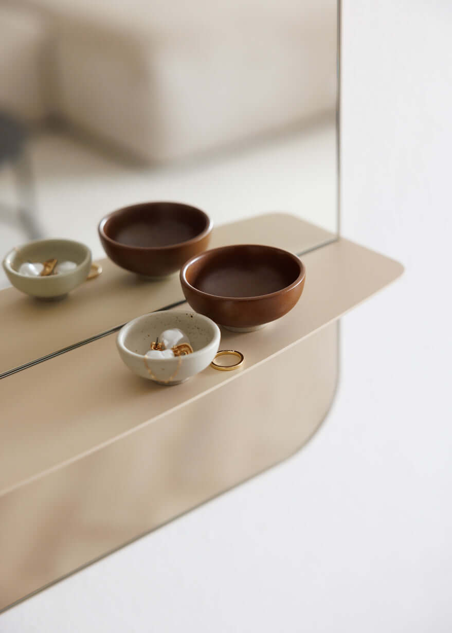 Spiegel Caleo mit praktischer Ablage