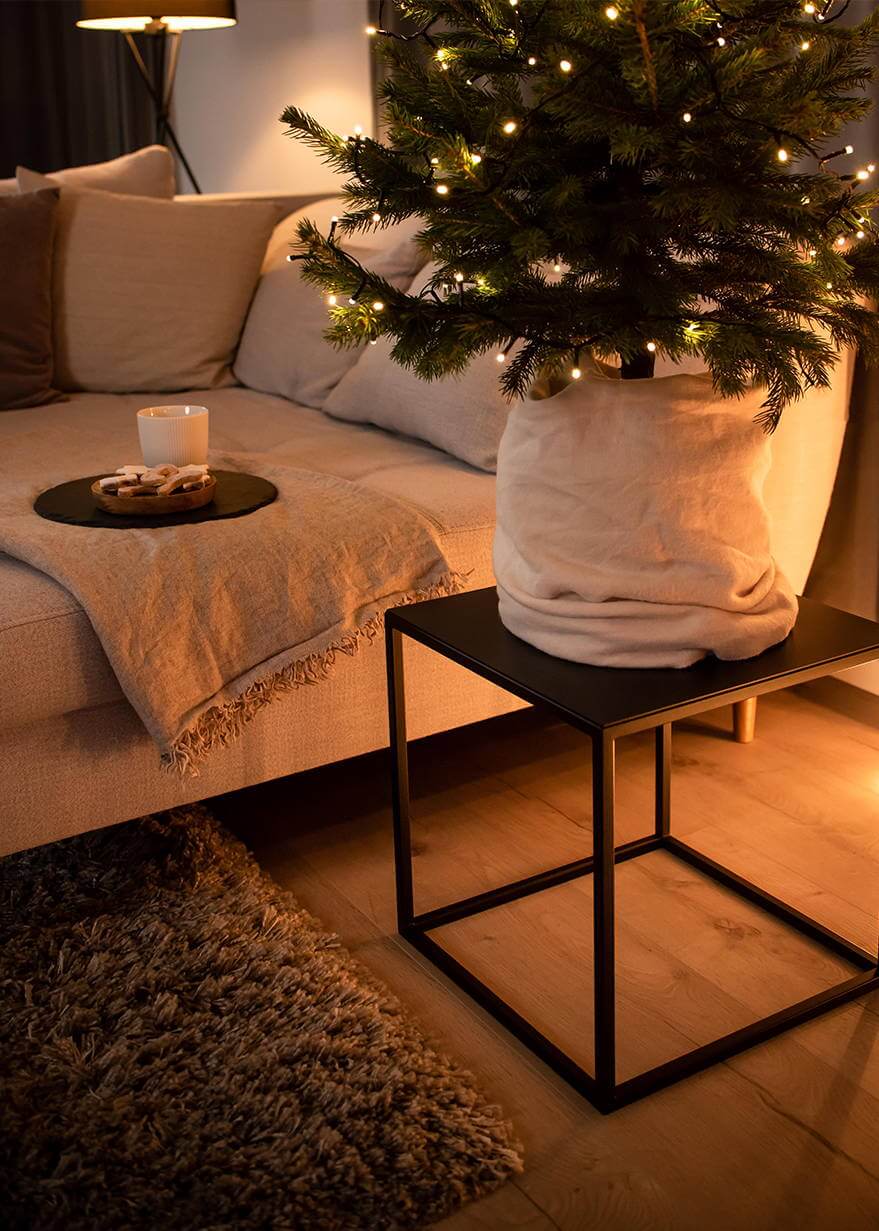 ADVENTLICHE DEKORATION VON NACHHALTIGEN DESIGNERN - Metallbude