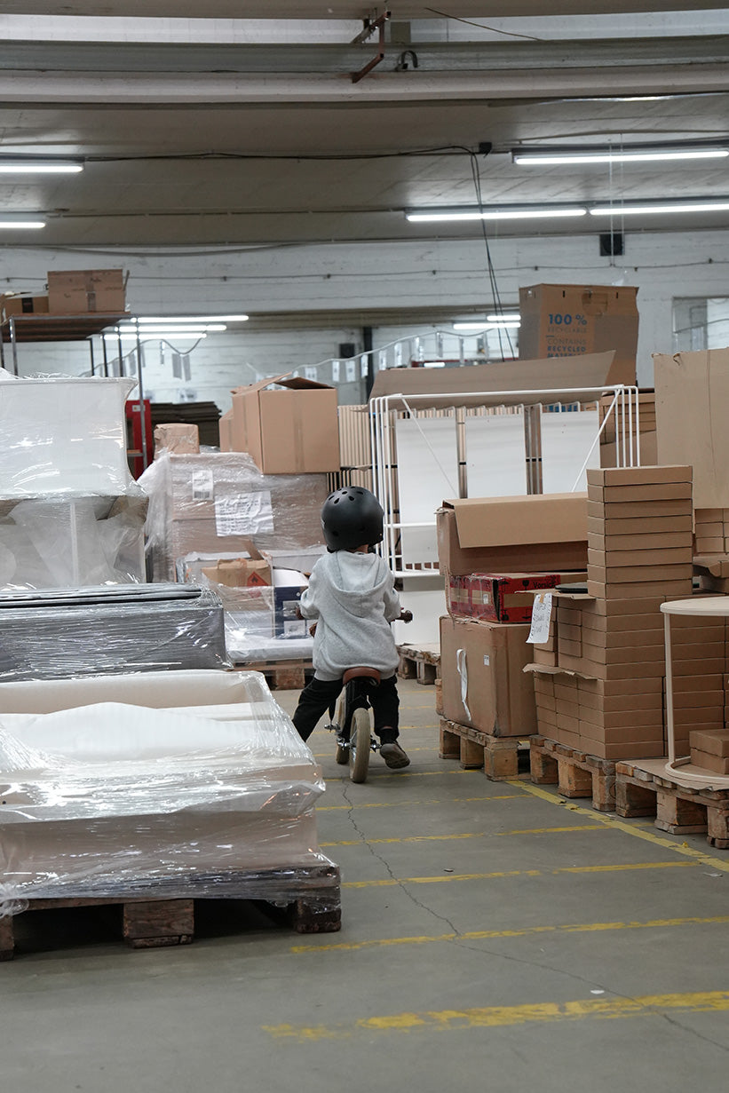 Familie bei Metallbude - Metallbude