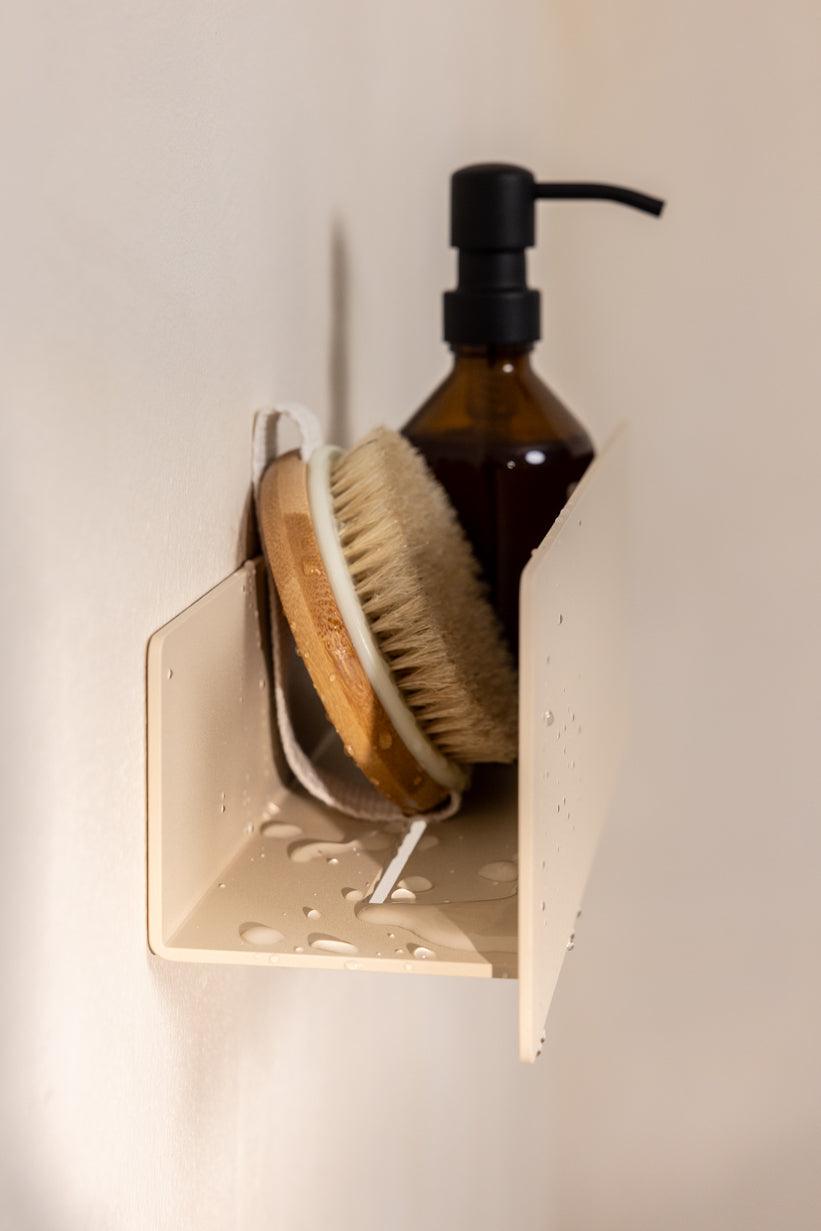 Duschablage SHEA mit Duschbürste und Seifenspender zur praktischen Aufbewahrung im Bad