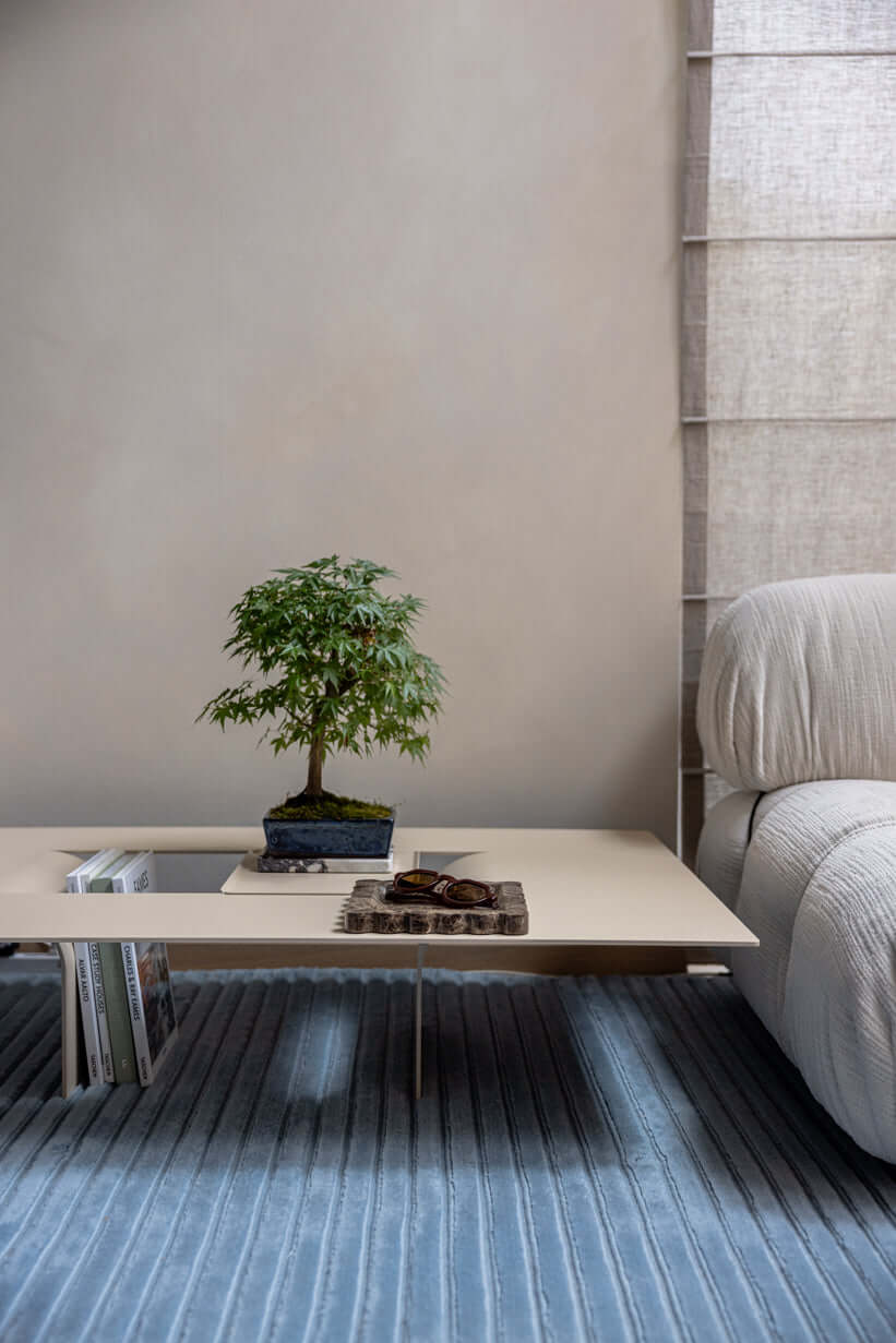 couchtisch-beige-minimalistisch