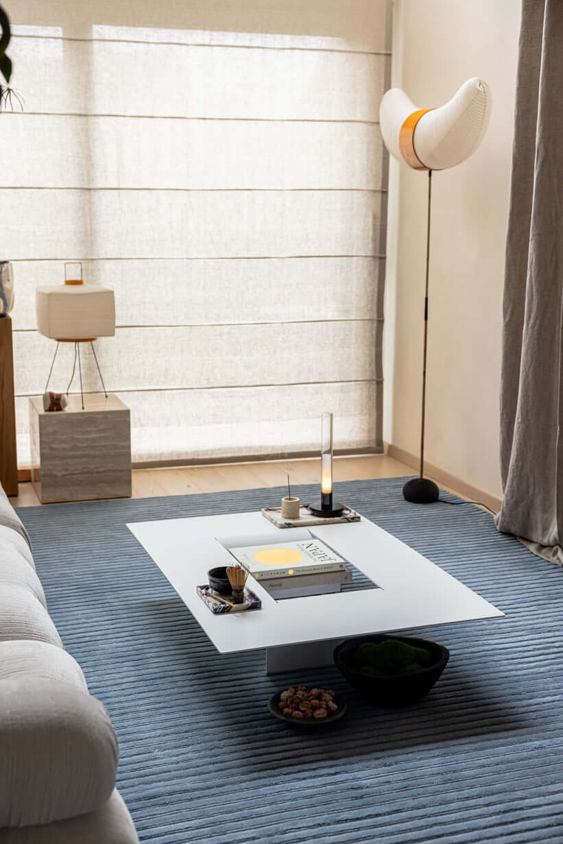 Wohnzimmertisch-weiß-metall-modern