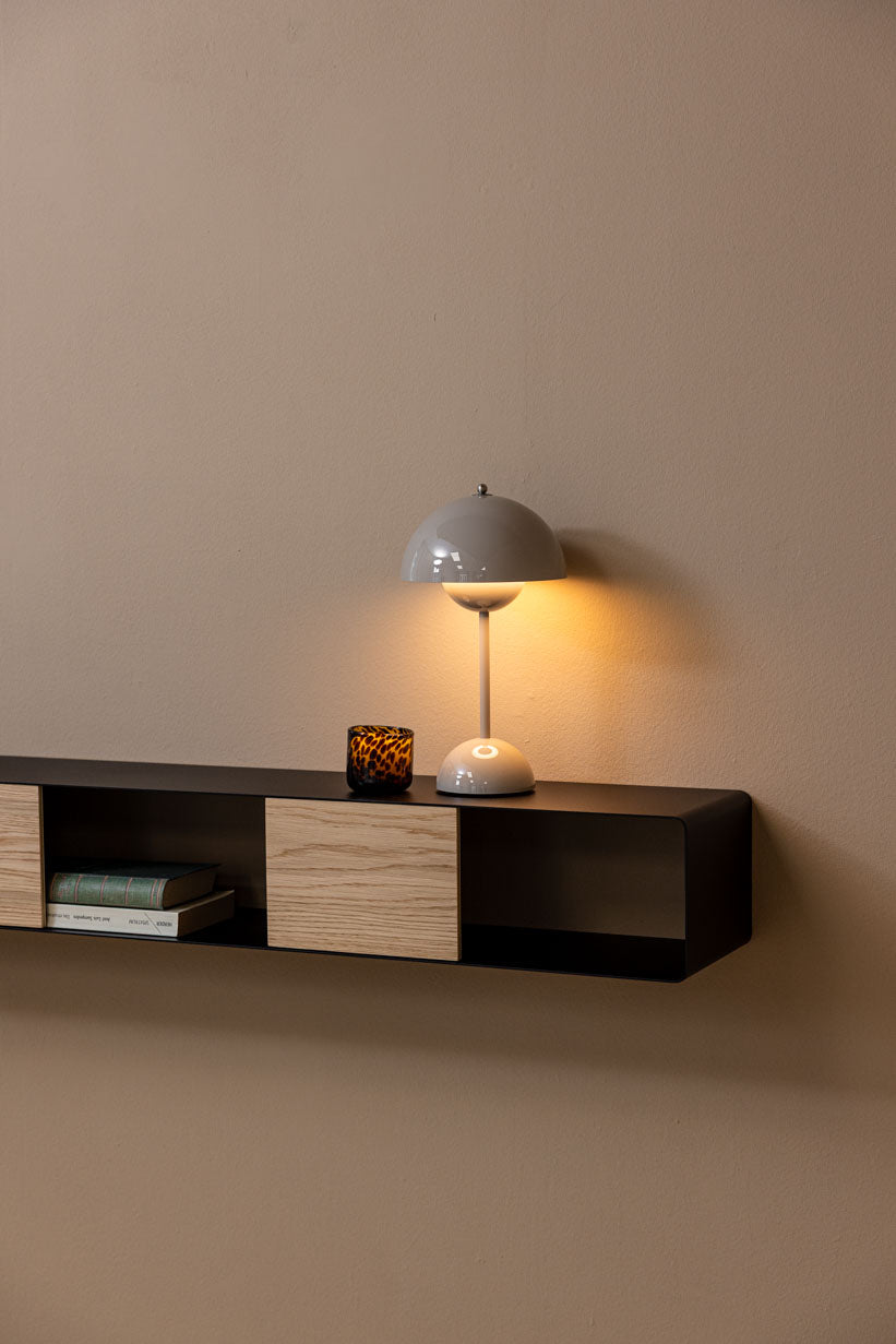 WALL-MOUNTED CONSOLE SION