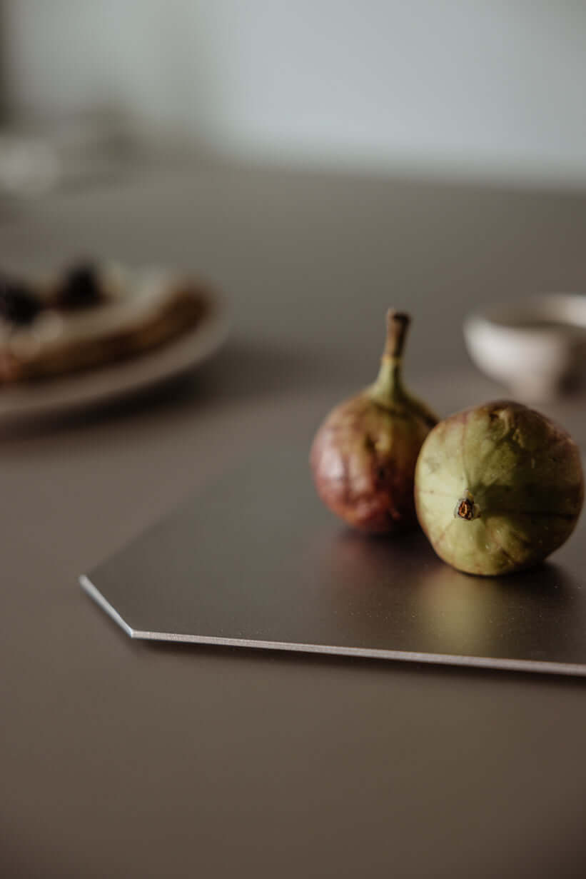 DECORATIVE TRAY RAW T