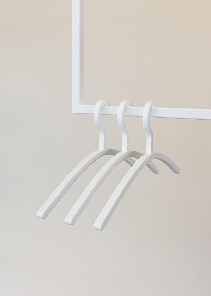 3er Set Kunststoff Kleiderbügel in der Farbe Weiß | Metallbude