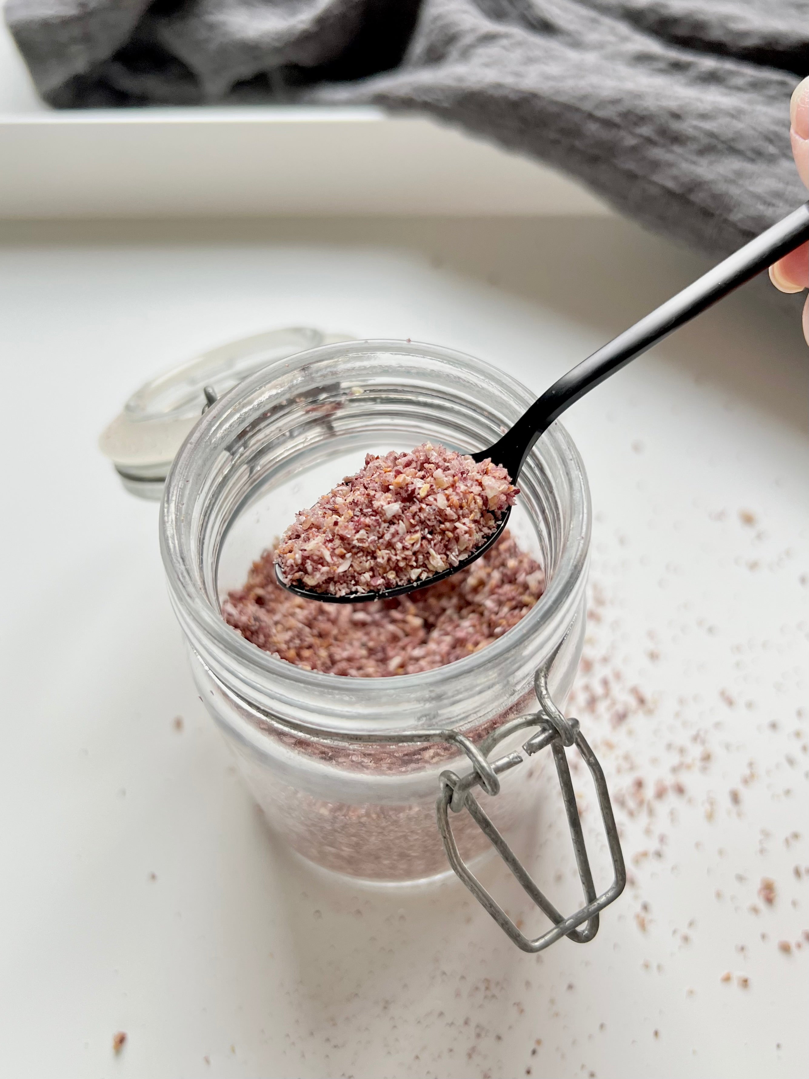 Zwiebelpulver_Gewürz_Vorratglas_Resteverwertung