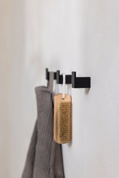 Minimalistischer Kleiderhaken PALO aus Metall