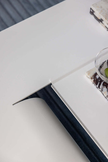 sofatisch-hell-aus-metall