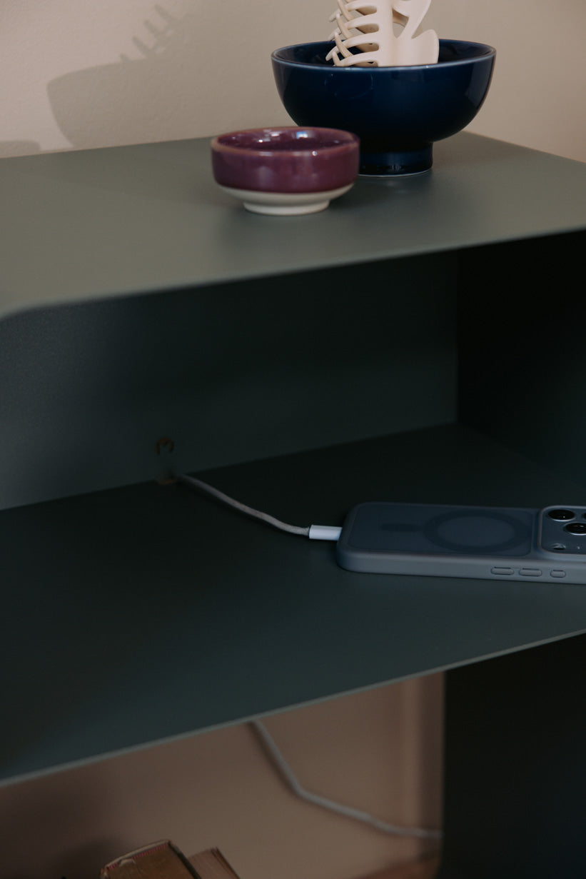 Standing Metal Nightstand | Metallbude
