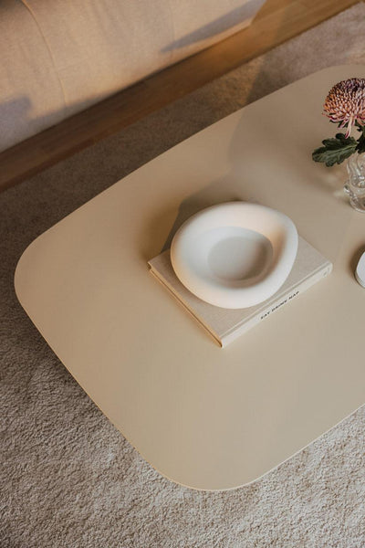 Wohnzimmertisch_minimalistisch_beige