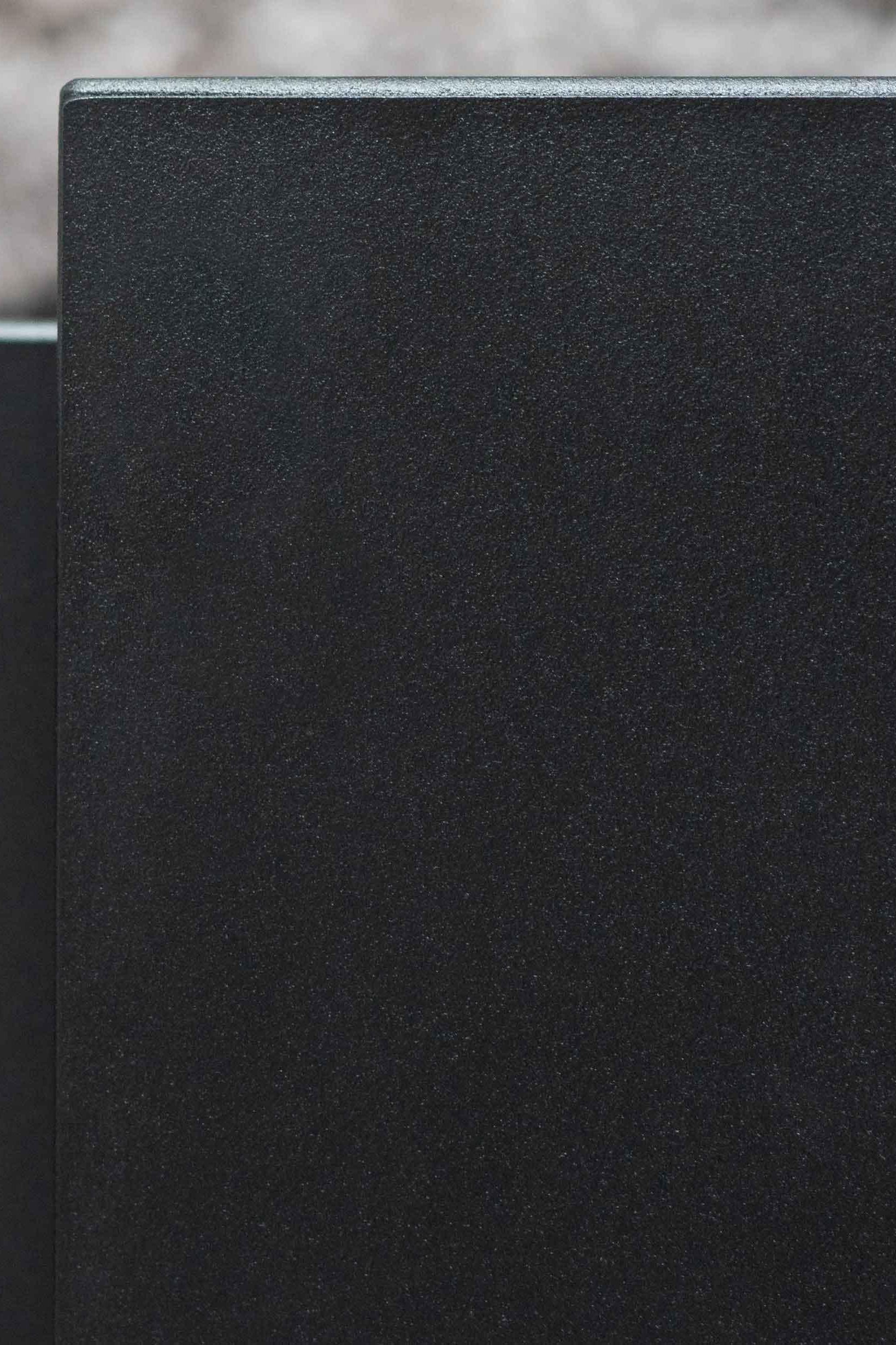 Couchtisch Devana X mit schwarzer Tischplatte aus Blech | Metallbude